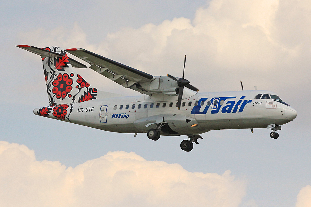UR-UTE · ATR-42-300 · (VKO / UUWW)