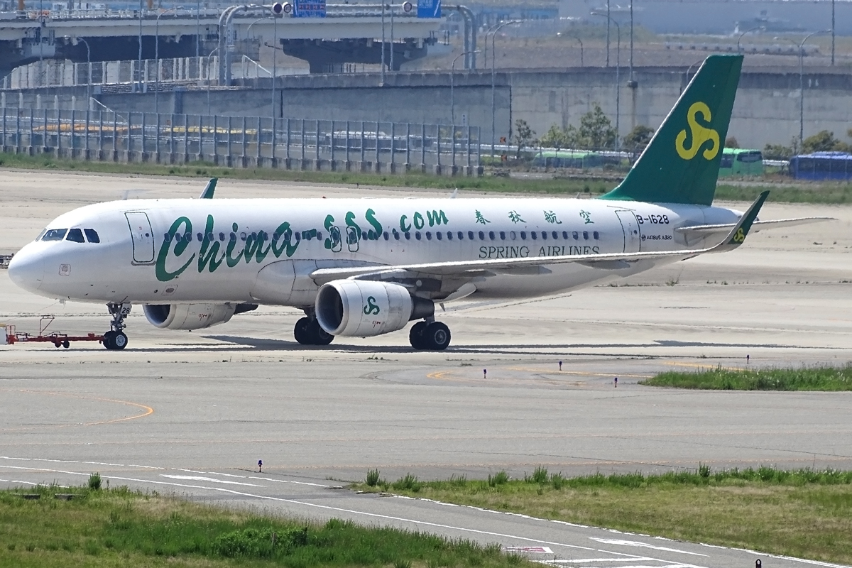 B-1628 · Airbus A320-214 · (KIX / RJBB)