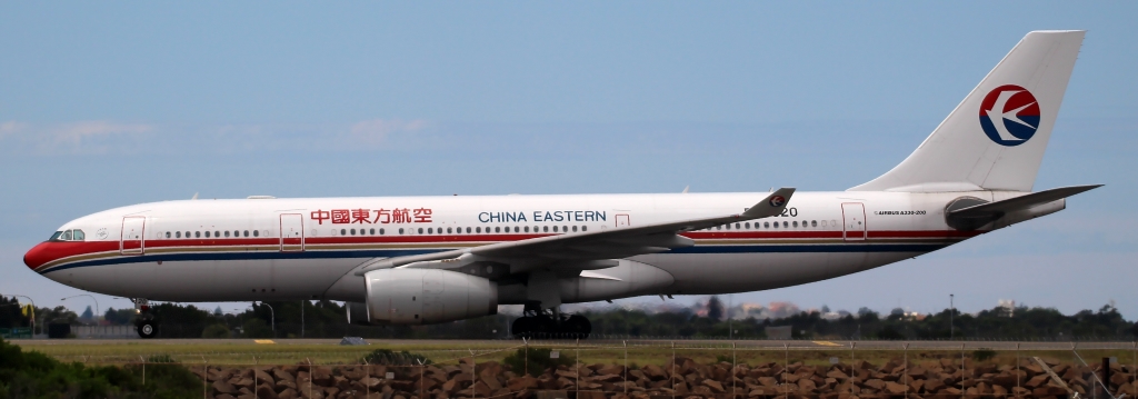 B-5920 · Airbus A330-243 · (SYD / YSSY)