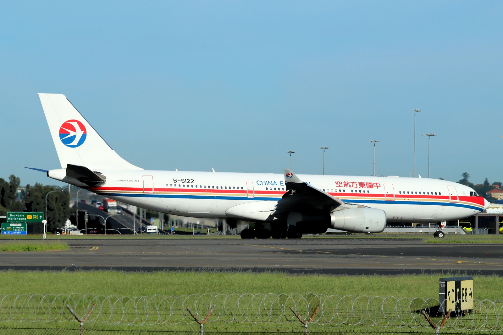 B-6122 · Airbus A330-243 · (SYD / YSSY)