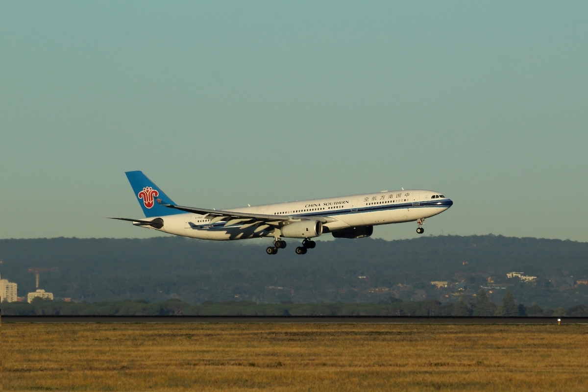 B-6502 · Airbus A330-343 · (SYD / YSSY)