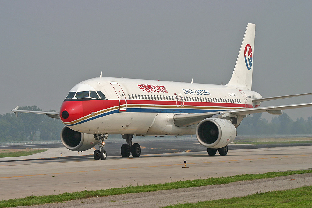 B-2220 · Airbus A320-214 · (PEK / ZBAA)