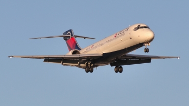 N977AT · Boeing 717-2BD · (YUL / CYUL)