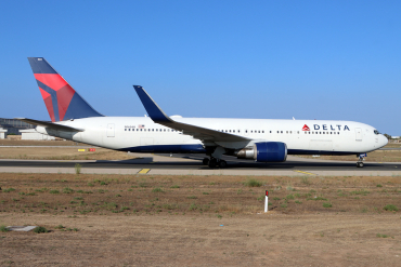N1604R · Boeing 767-332/ER · MLA / LMML