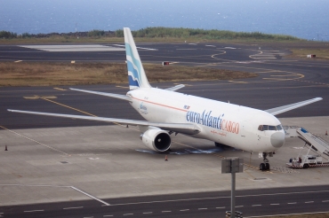 CS-TLZ · Boeing 767-375ER(BDSF) · (PDL / LPPD)