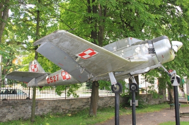 0527 · PZL-Mielec TS-8 Bies · -