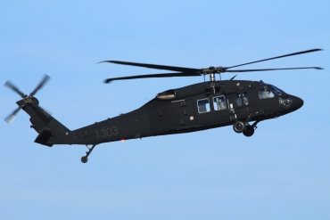 1303 · Sikorsky S-70i Black Hawk · (EPML)