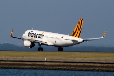 VH-XUH · Airbus A320-232(WL) · (SYD / YSSY)