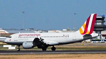 D-AKNH · Airbus A319-112 · (FAO / LPFR)