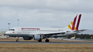 D-AKNK · Airbus A319-112 · (FAO / LPFR)
