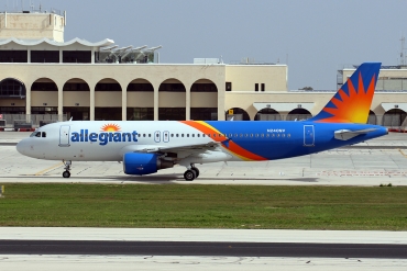 N240NV · Airbus A320-216 · (MLA / LMML)
