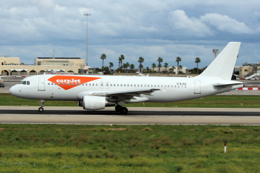 G-EJCA · Airbus A320-214 · (MLA / LMML)