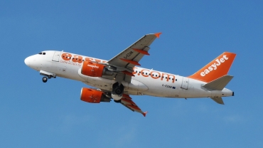 G-EZAW · Airbus A319-111 · (FAO / LPFR)
