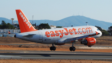 G-EZGE · Airbus A319-111 · (FAO / LPFR)
