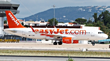 G-EZWR