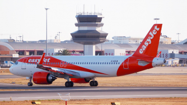 G-UZLM · Airbus A320-251N · (FAO / LPFR)