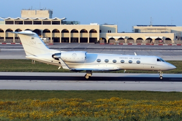 102004 · Gulfstream Aerospace G-IV · (MLA / LMML)