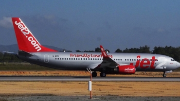 G-DRTI · Boeing 737-8FH(WL) · (FAO / LPFR)