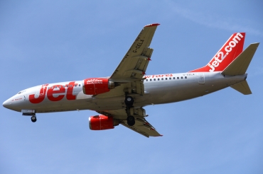 G-CELA · Boeing 737-377(QC) · (FCO / LIRF)