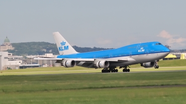 PH-BFL · Boeing 747-406 · (YUL / CYUL)