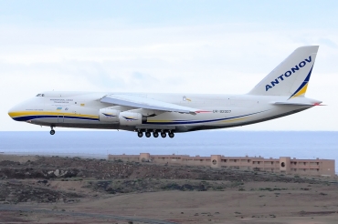 UR-82007