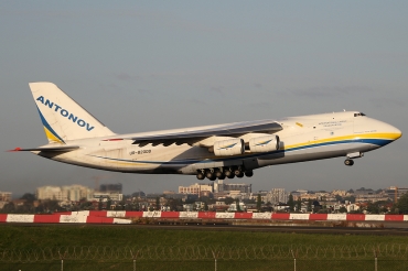 UR-82008 · Antonov An-124-100 Ruslan · (SYD / YSSY)