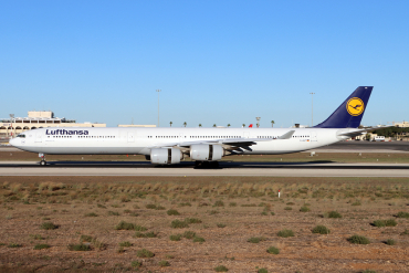 D-AIHT · Airbus A340-642 · (MLA / LMML)