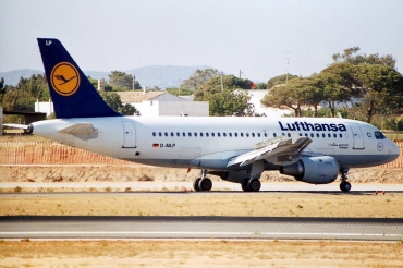 D-AILP · Airbus A319-114 · (FAO / LPFR)