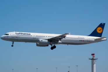 D-AIRC · Airbus A321-131 · (OPO / LPPR)