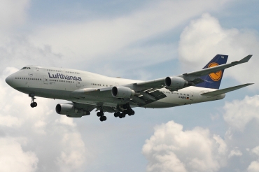 D-ABVU · Boeing 747-430 · (HKG / VHHH)