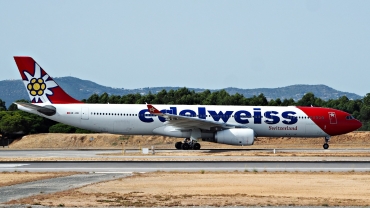 HB-JHQ · Airbus A330-343X · (FAO / LPFR)