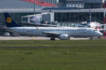 D-AECE · Embraer 190-100LR · (WAW / EPWA)