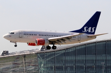 LN-RPU · Boeing 737-683 · (LHR / EGLL)
