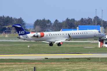 OY-KFB · Bombardier CRJ-900 · (SVG / ENZV)