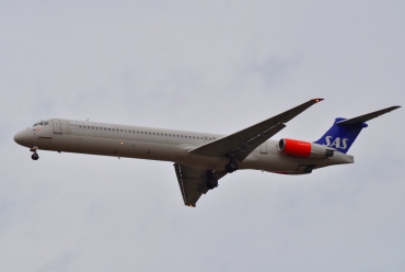 LN-RMT · McDonnell Douglas MD-82 · (LHR / EGLL)