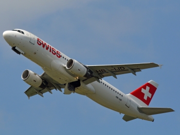 HB-IJD · Airbus A320-214 · (CPH / EKCH)