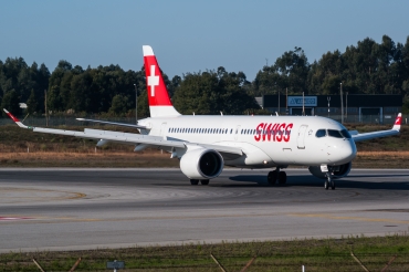 HB-JCB · Bombardier CSeries CS300 · (OPO / LPPR)