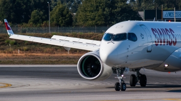 HB-JCB · Bombardier CSeries CS300 · (OPO / LPPR)