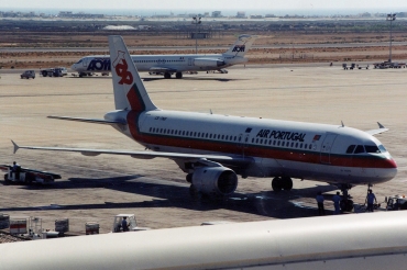 CS-TNB · Airbus A320-211 · (FAO / LPFR)