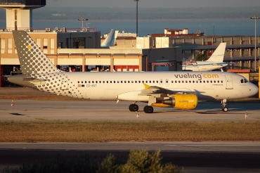 EC-KKT · Airbus A320-214 · (LIS / LPPT)