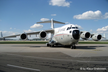 KAF343 · Boeing C-17A Globemaster III · (STR / EDDS)
