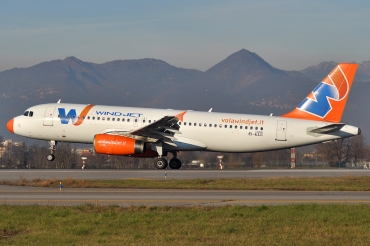 EI-ELG · Airbus A320-232 · (BGY / LIME)
