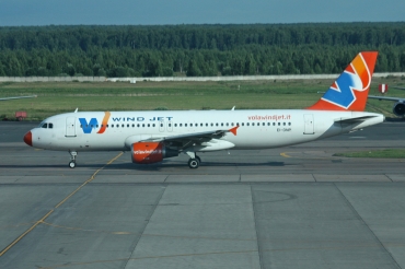 EI-DNP · Airbus A320-212 · (DME / UUDD)