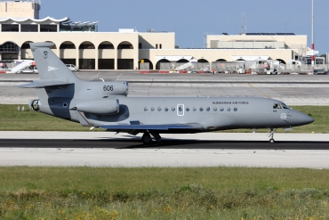 606 · Dassault Falcon 7X · (MLA / LMML)