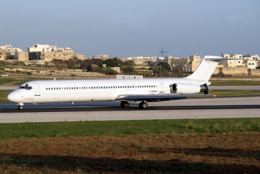 F-GMLU · McDonnell Douglas MD-83 · (MLA / LMML)