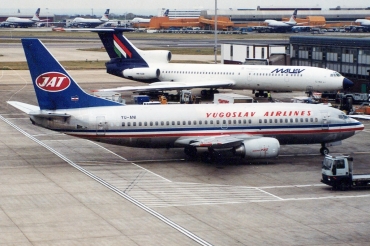 YU-ANI · Boeing 737-3H9 · (LHR / EGLL)