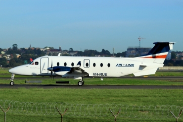 VH-RUE · Beechcraft 1900D · (SYD / YSSY)