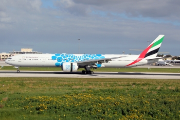 A6-EPK · Boeing 777-31H/ER · (MLA / LMML)
