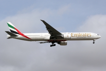 A6-EPN · Boeing 777-31H/ER · (MLA / LMML)