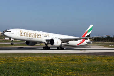 A6-EPS · Boeing 777-31H/ER · (MLA / LMML)
